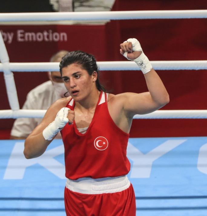 BUSENAZ S�RMENEL� D�NYA �AMP�YONU