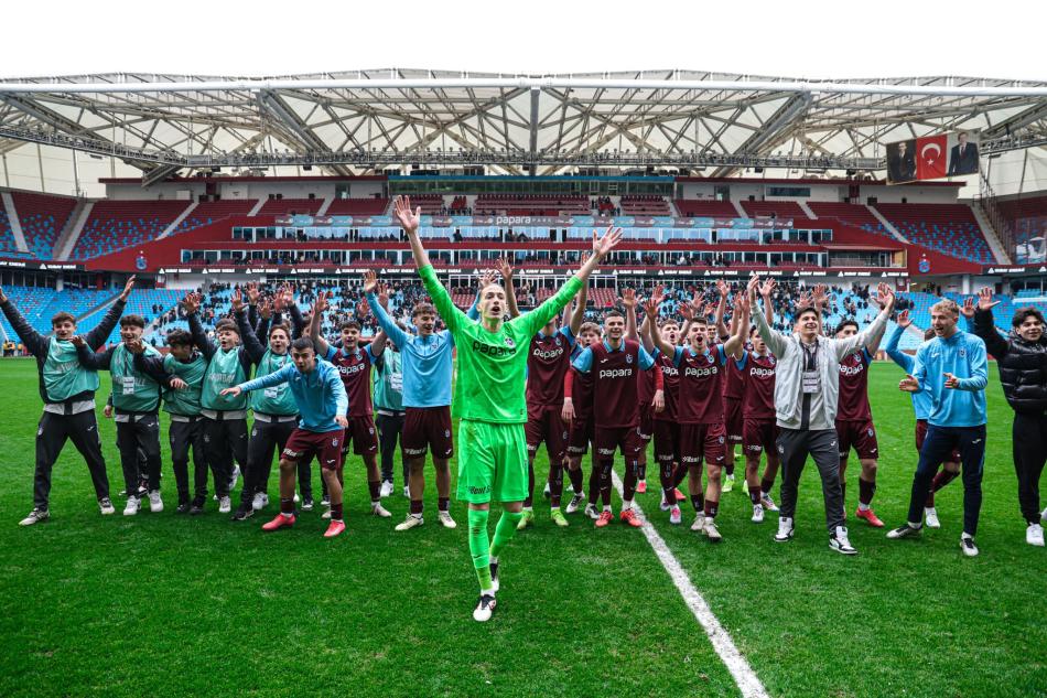 TRABZONSPOR U19�DAN TAR�H� BA�ARI