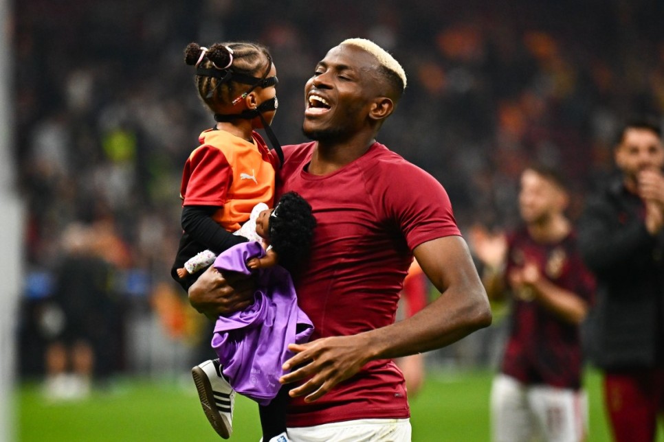 OSIMHEN REKORLARA DOYMUYOR