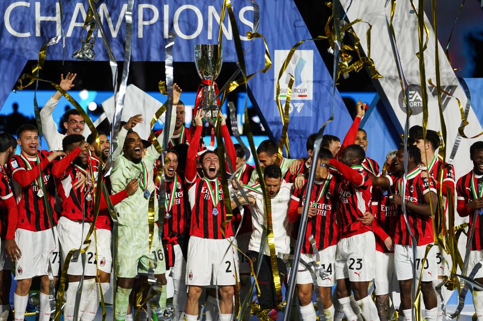 MILAN, �TALYA S�PER KUPASI'NI KAZANDI