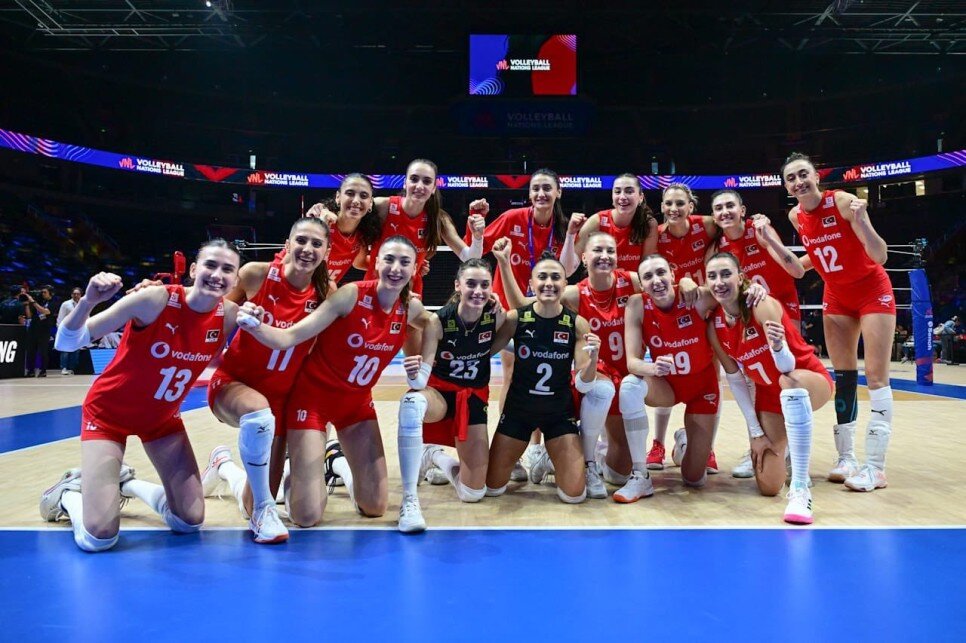 F�LEN�N SULTANLARI D�NYA �K�NC�S�