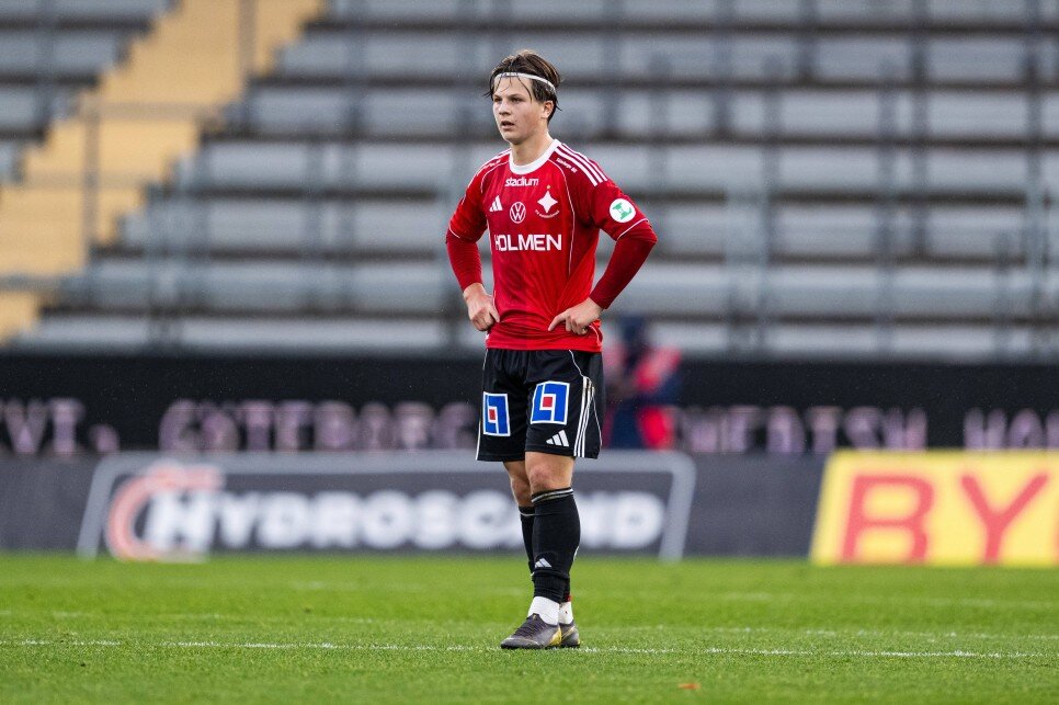 AXEL BRONNER