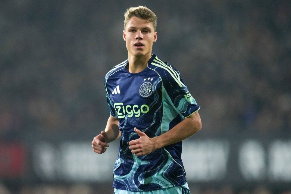 SEAN STEUR