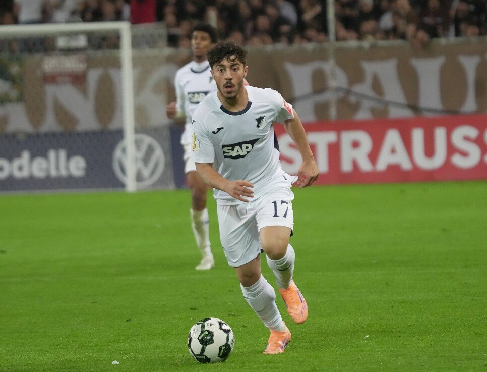 HOLSTEIN KIEL'E G�DEB�L�R