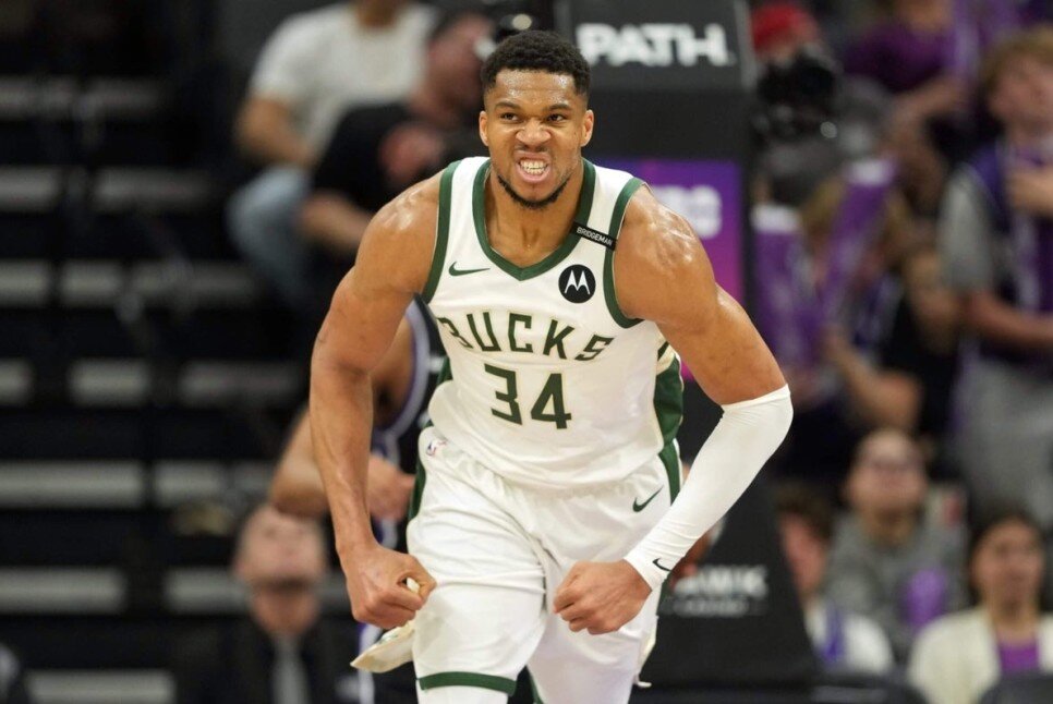 Giannis Antetokounmpo | Forvet | Milwaukee Bucks