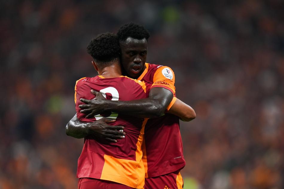 STOPER: DAVINSON SANCHEZ