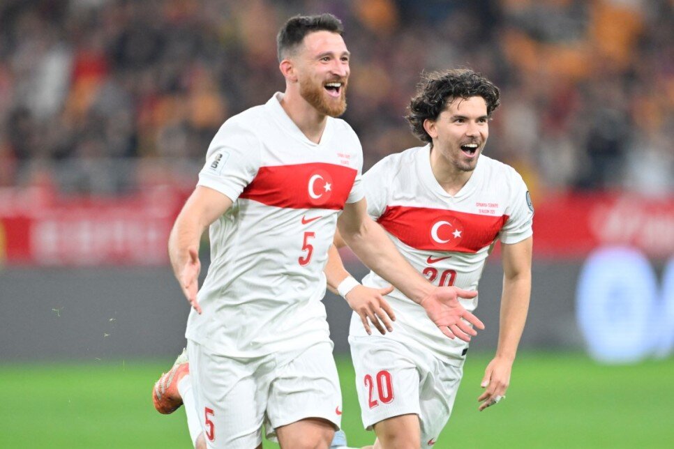 SAL�H �ZCAN �MZAYA YAKIN