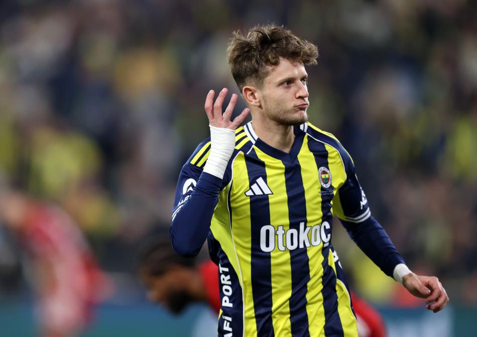 FENERBAH�E'DE YOL AYRIMI