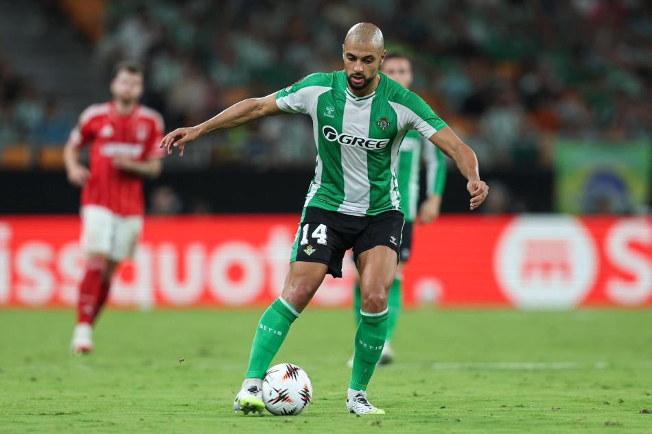 AMRABAT, BETIS'E �NERD�!