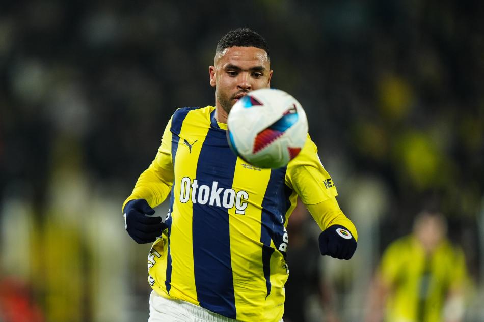 GOLCÜ TRANSFERİ SEZON SONUNA KALABİLİR
Türkiye Gazetesi'nde yer alan habere göre, ara transfer döneminde kulüplerin futbolcuları bırakmak istememesi ya da yüksek bonservis beklentileri nedeniyle Fenerbahçe, golcü transferini sezon sonuna erteleyebilir.