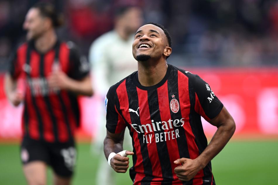 DEVİN ÖZEK VE IGLI TARE MASADA
Yağız Sabuncuoğlu’nun aktardığı bilgilere göre ise , Fenerbahçe Sportif Direktörü Devin Özek, Milan Sportif Direktörü Igli Tare ile bugün bir kez daha Christopher Nkunku’nun bonservisi için masaya oturdu.