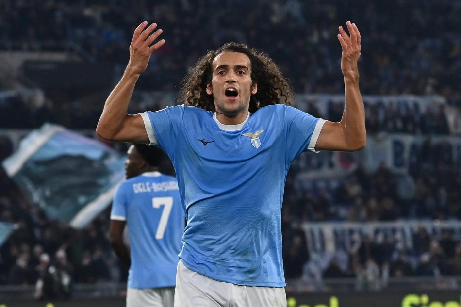 RESMİ TEKLİF
İtalya basınında yer alan habere göre Sarı-Lacivertliler Fransız futbolcu için Lazio'ya resmi teklif yaptı.