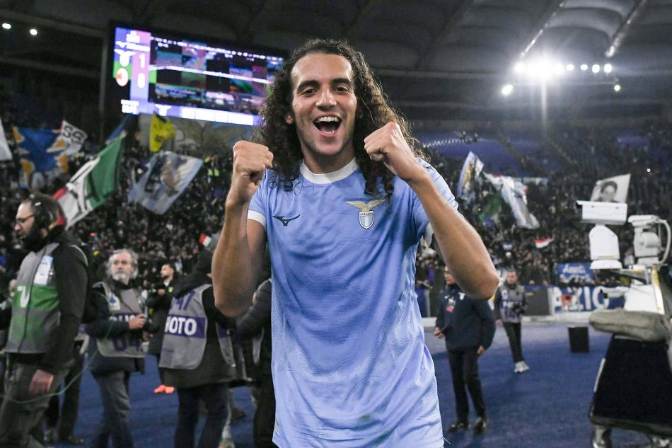 GALATASARAY'LA ANILDI
Öte yandan Fransız futbolcunun ismi, geçtiğimiz aylarda Galatasaray ile de sık sık anılmıştı.