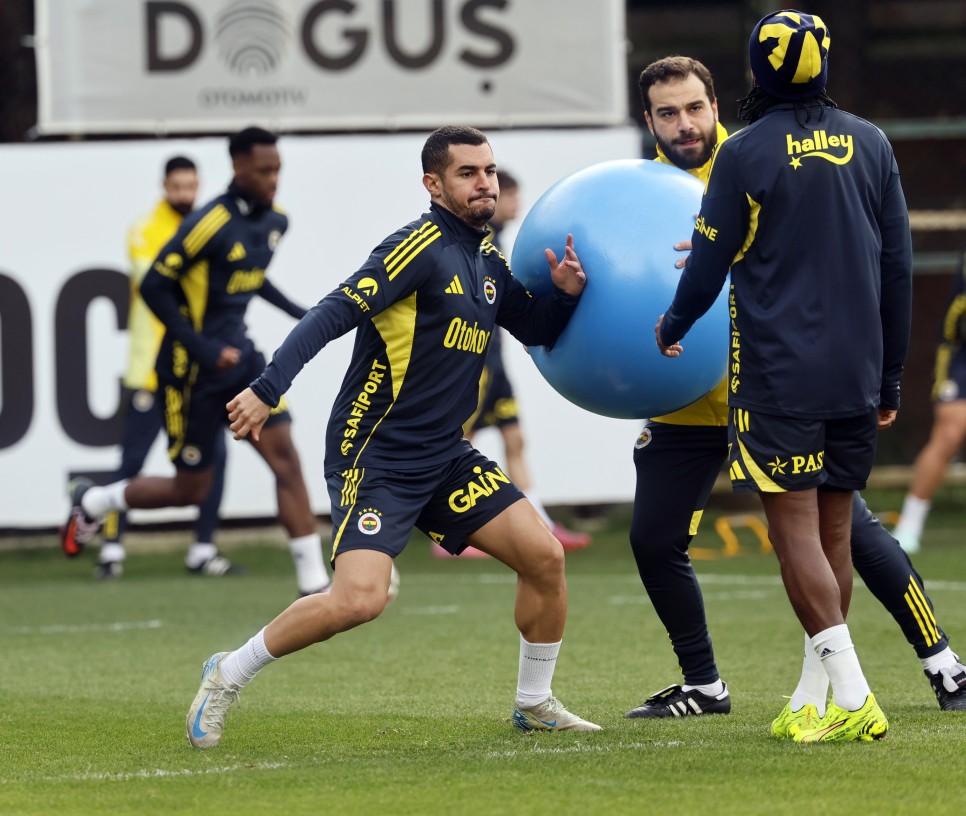 FENERBAH�E HAZIRLIKLARINI S�RD�R�