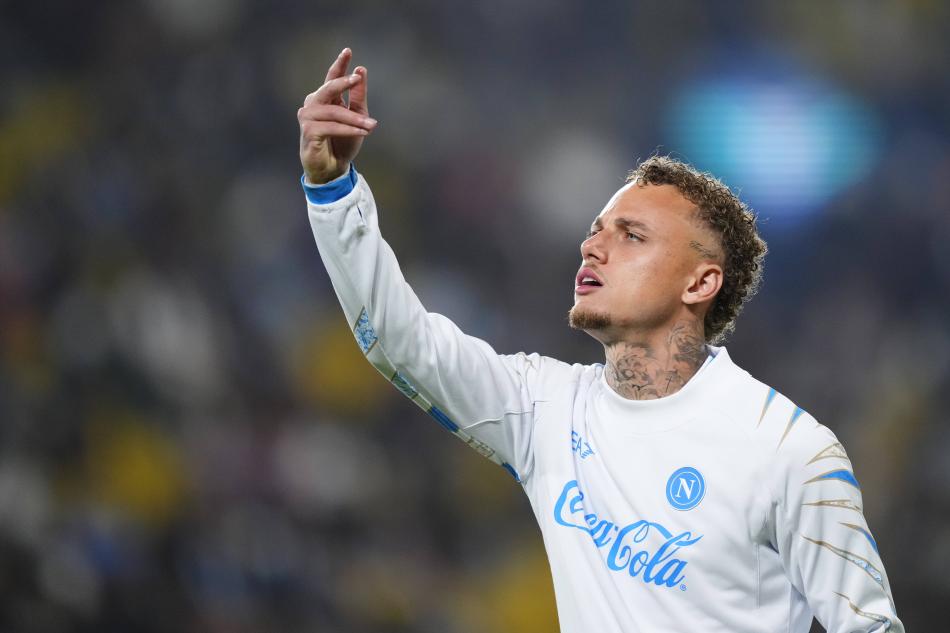 YÖNETİM MENAJERLE MASADA
Daha önceki haberlerde de yer aldığı üzere Galatasaray yönetimi, Noa Lang’ın menajeriyle doğrudan temas kurdu. Yapılan görüşmelerde oyuncunun İstanbul hakkındaki düşünceleri, Napoli’den ayrılma ihtimali, transfer maliyeti ve sözleşme şartları tüm yönleriyle ele alındı.