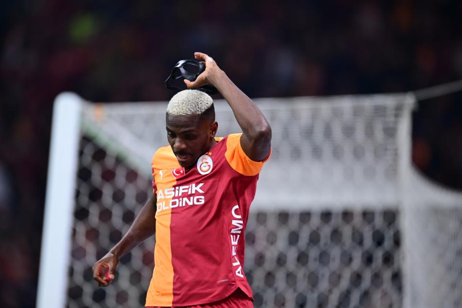 OSIMHEN İÇİN FLAŞ İDDİA
Galatasaray'ın Nijeryalı süper starı Victor Osimhen için Alman basınından flaş iddia geldi.