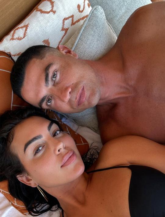 �U AN M�LYARDERLER ADASI'NDA YA�IYOR