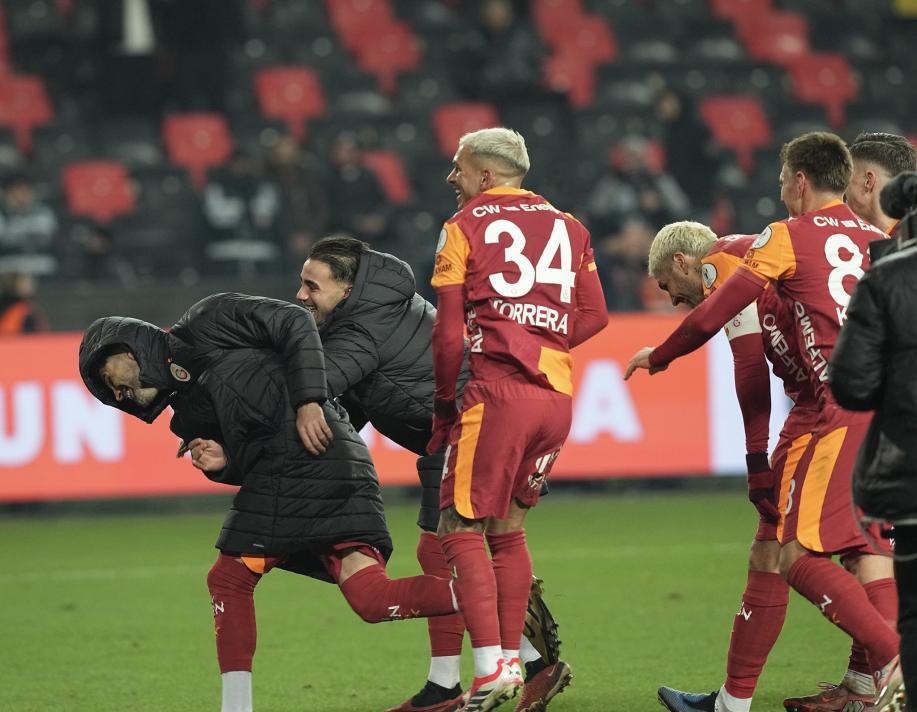 N�HAT KAHVEC�'DEN YORUMLAR