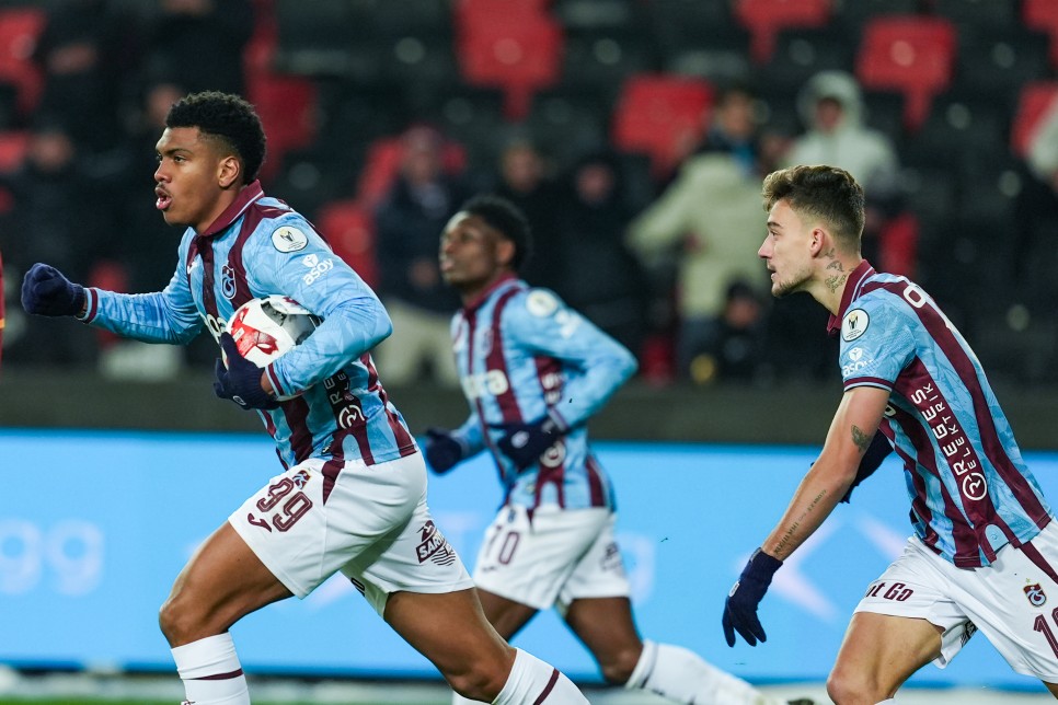 YAZARLARDAN TRABZONSPOR YORUMLARI