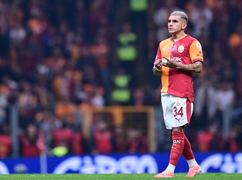 LUCAS TORREIRA