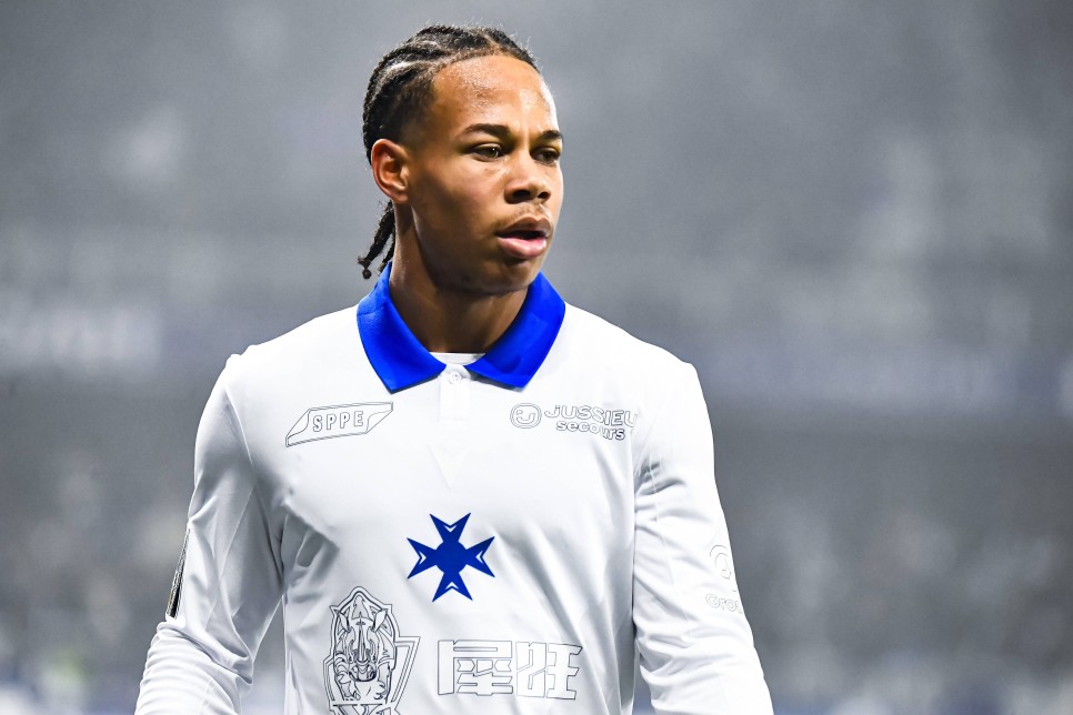 FARKLI �S�MLER G�NDEMDE