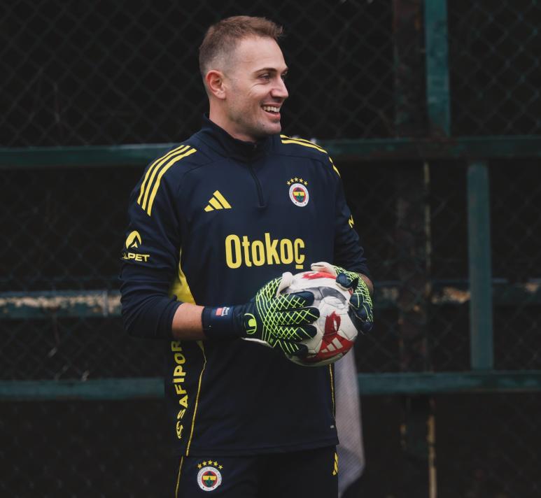 FENERBAH�E'DE FORMA REKABET�