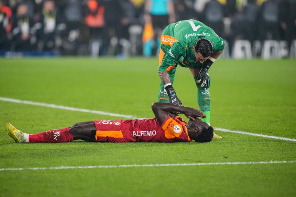 DERB�DE G�ZLER KALEC�LER�N �ZER�NDE