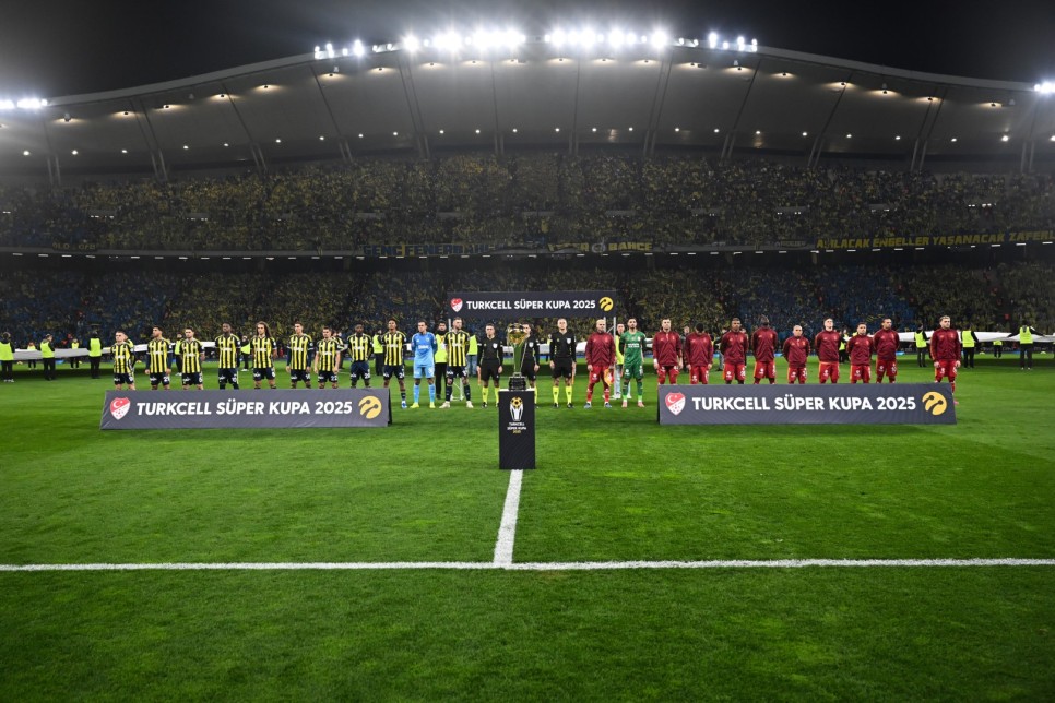 S�PER KUPA'DAN �ZEL KARELER