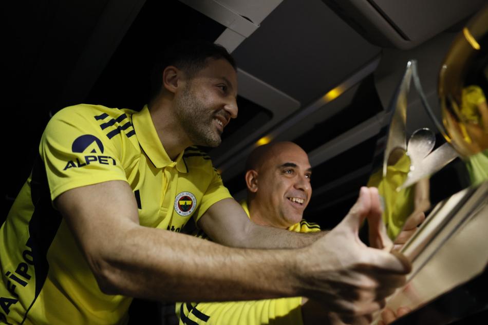 SAMANDIRA'DA KAR�ILAMA