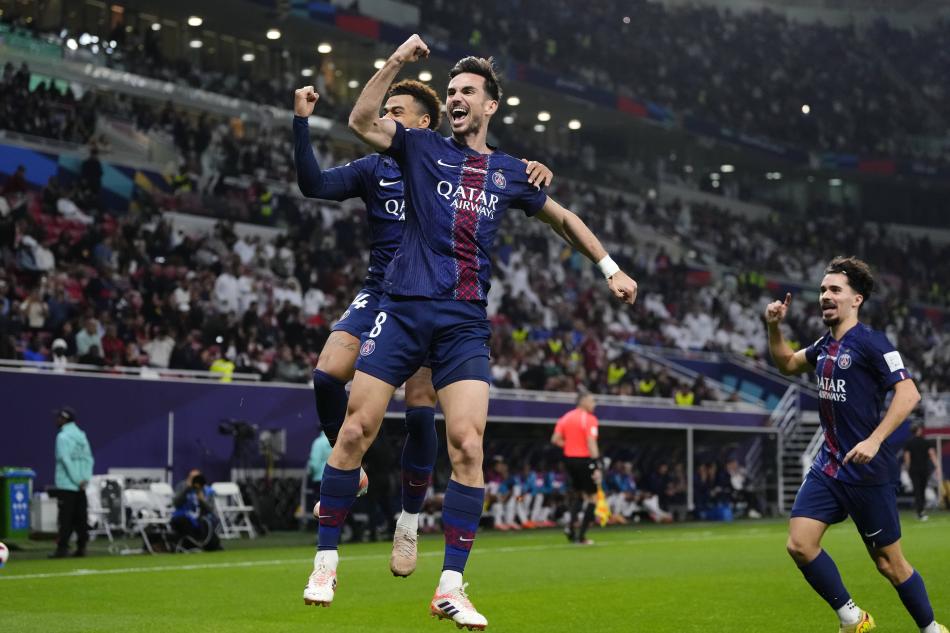 FABIAN RUIZ SESS�ZL���N� S�RD�R�YOR