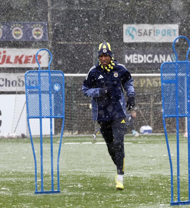 DERB�DE OYNAYANLAR...