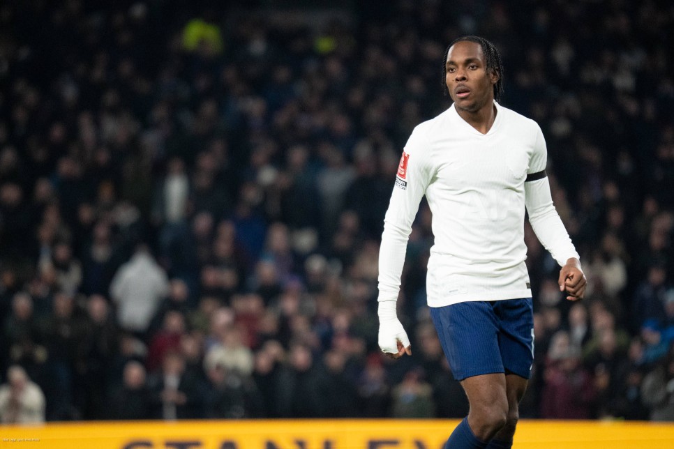 TOTTENHAM'DA AYRILIK KARARI