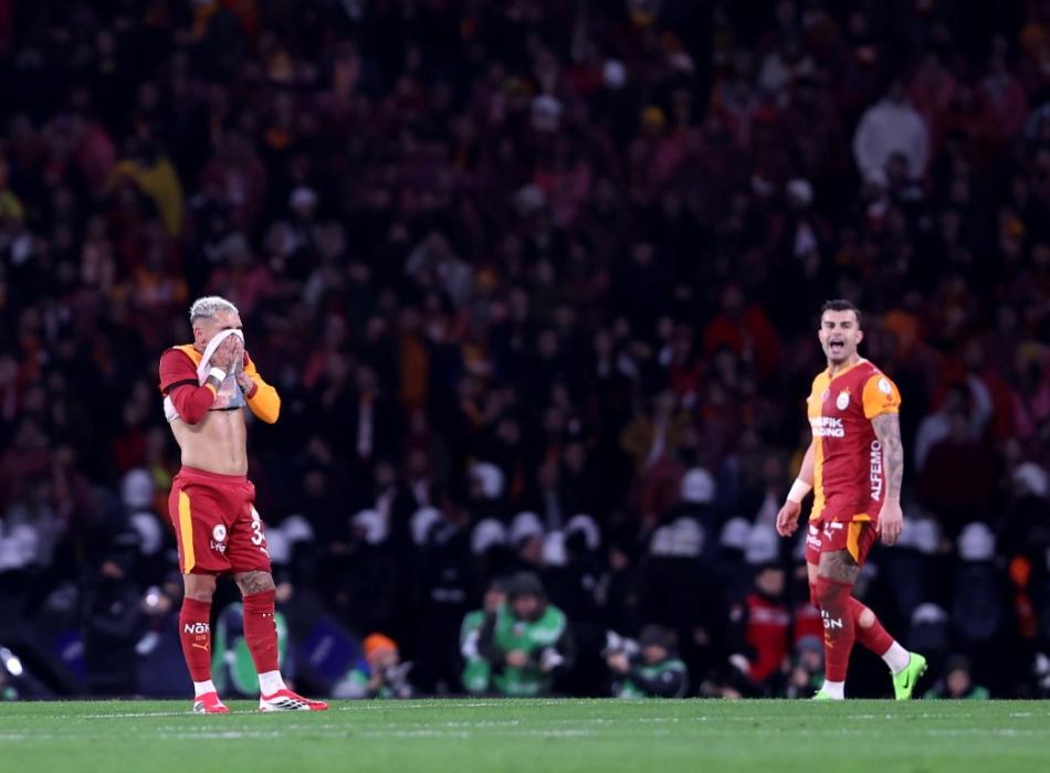 G.SARAY'DA DERB� YANKILARI