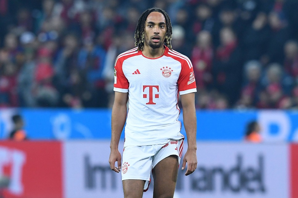 BAYERN'DE KES�N VEDA KARARI