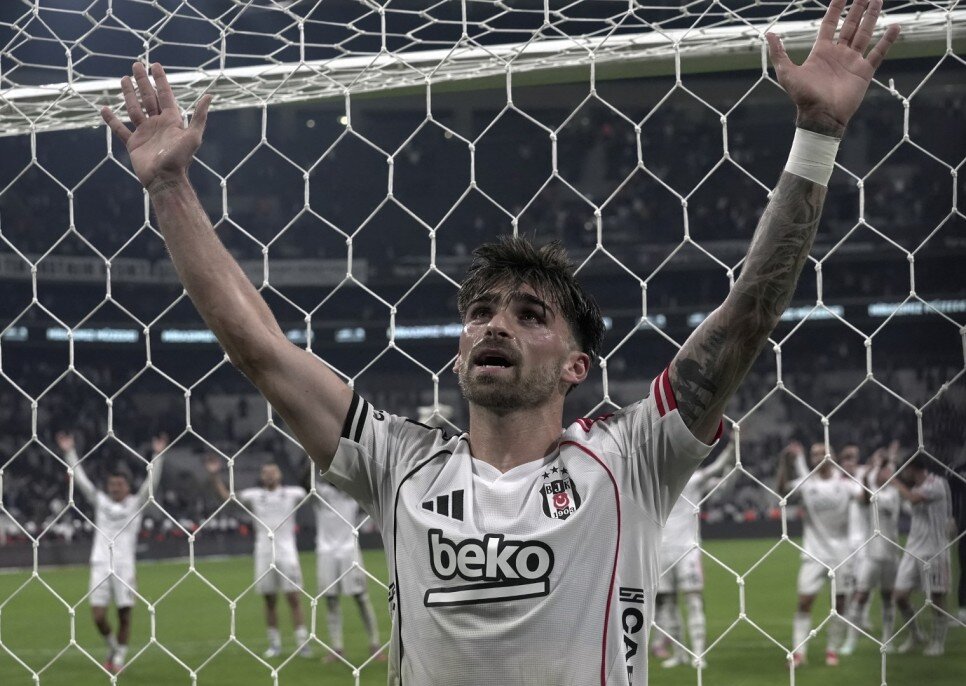 8 MA�, 3 GOL