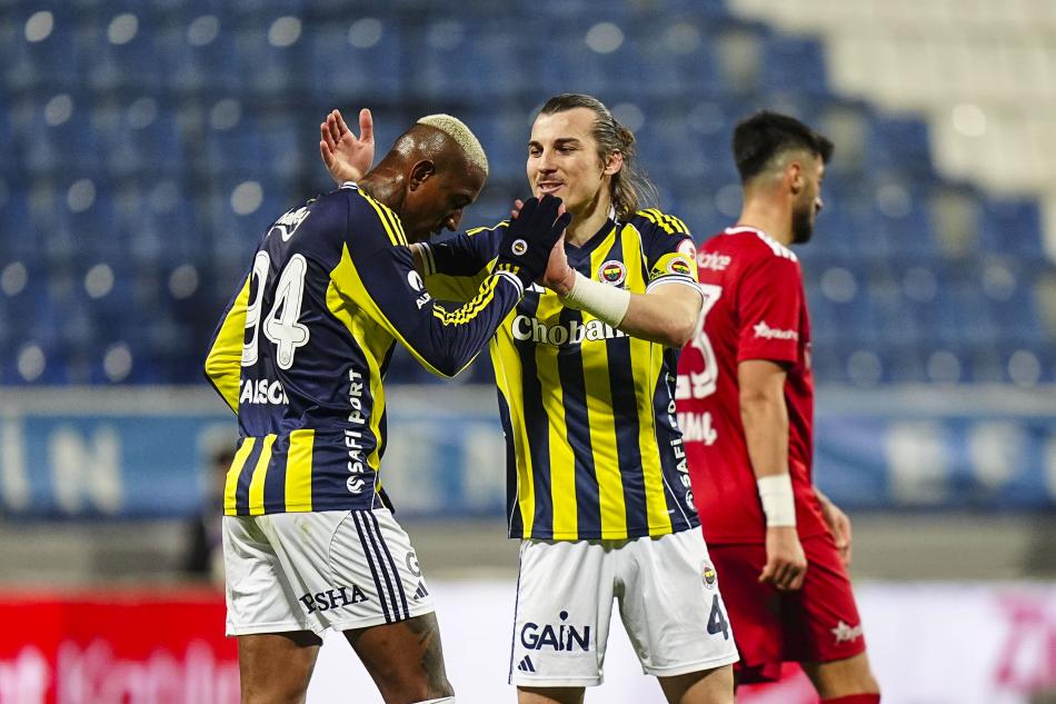 YAZARLARDAN FENERBAH�E YORUMU