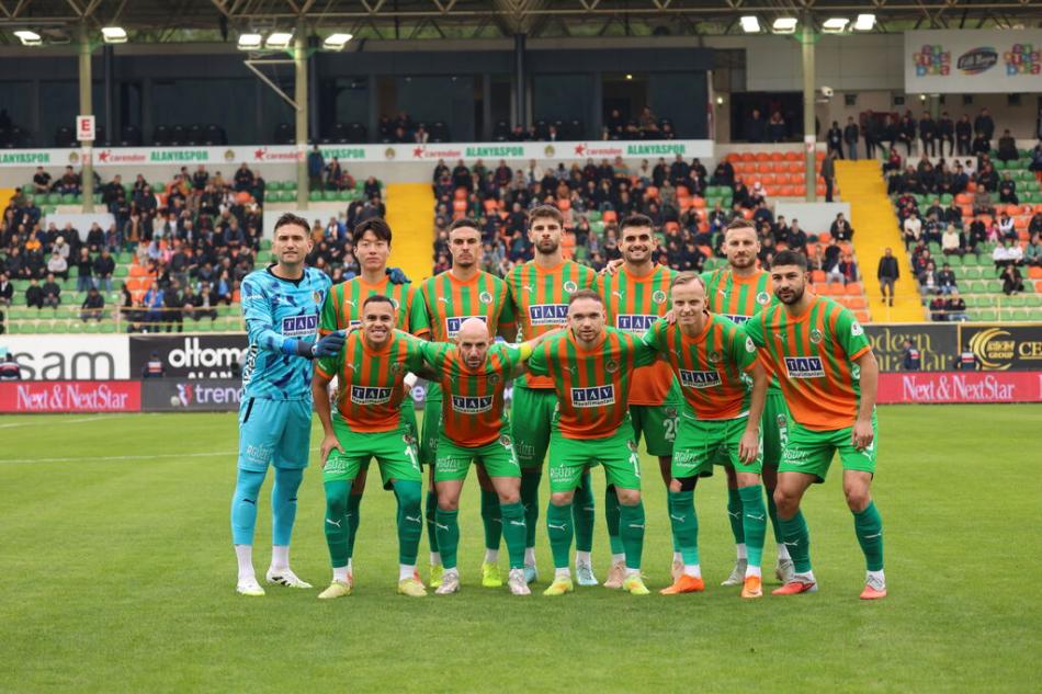 ALANYASPOR�DAN �� SAHADA DUVAR