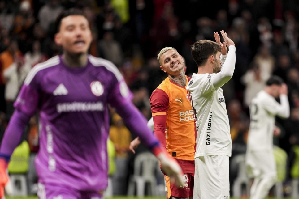 YAZARLARDAN YORUMLAR