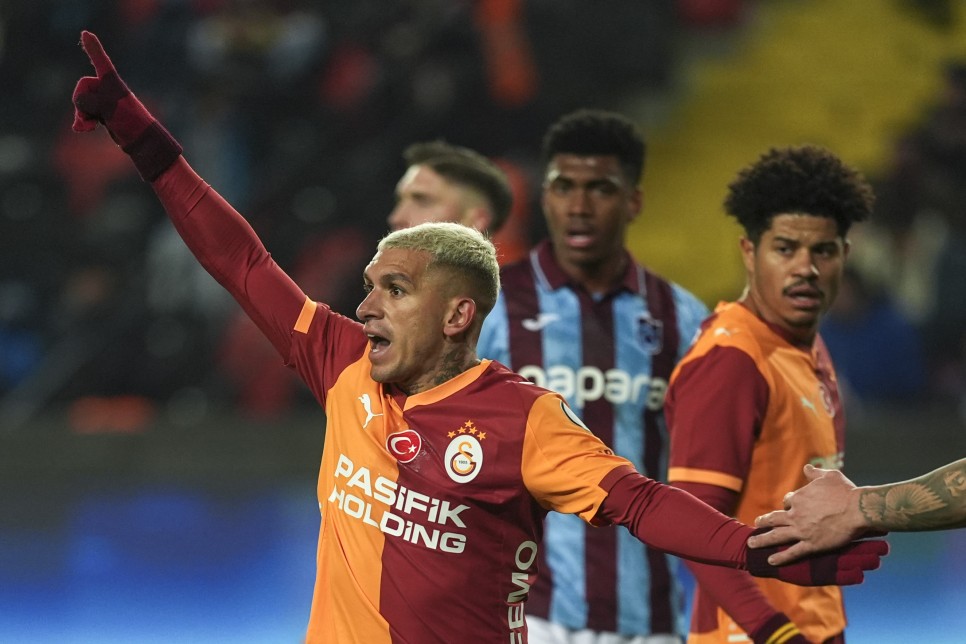 GALATASARAY'DAN BLOK