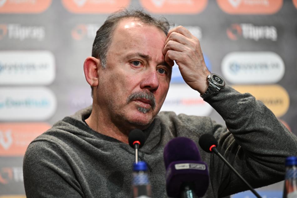 BE��KTA�'TA FORVET ARAYI�I