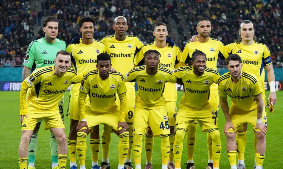 YAZARLARDAN FENERBAH�E DE�ERLEND�RMES�