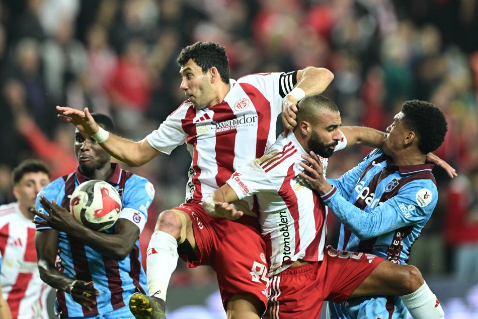 ADAM EKS�LTEN OYUNCUN YOK!