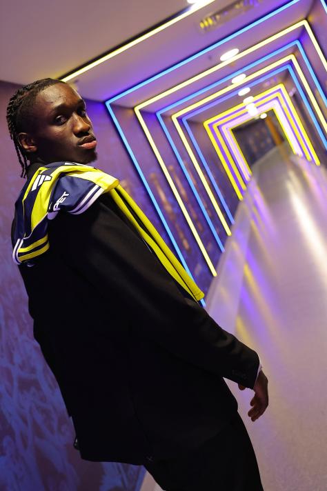 5 YA�INDA FRANSA'YA G�TT�