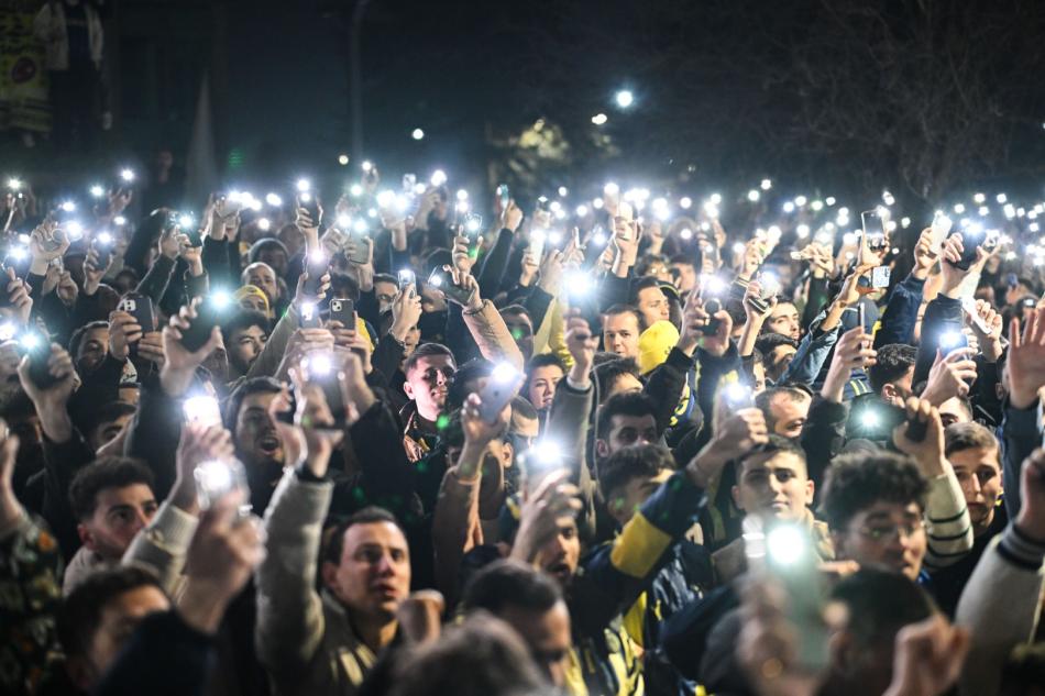 N'GOLO KANTE'YE KO�TULAR