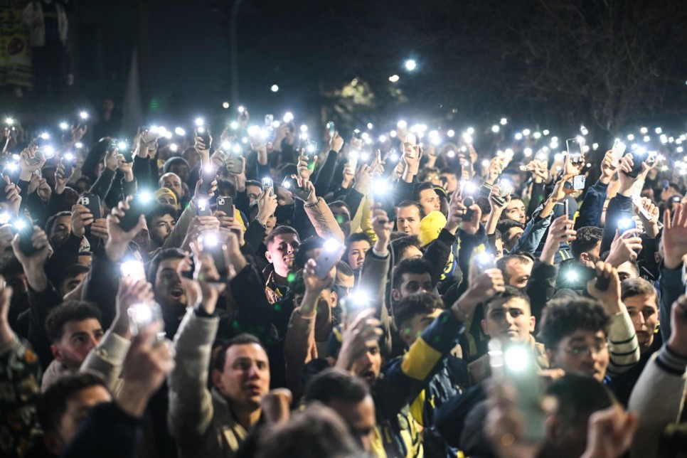 N'GOLO KANTE'YE KO�TULAR