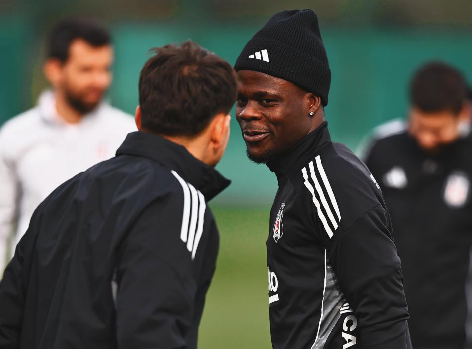 OLAITAN �LK KEZ �DMANDA