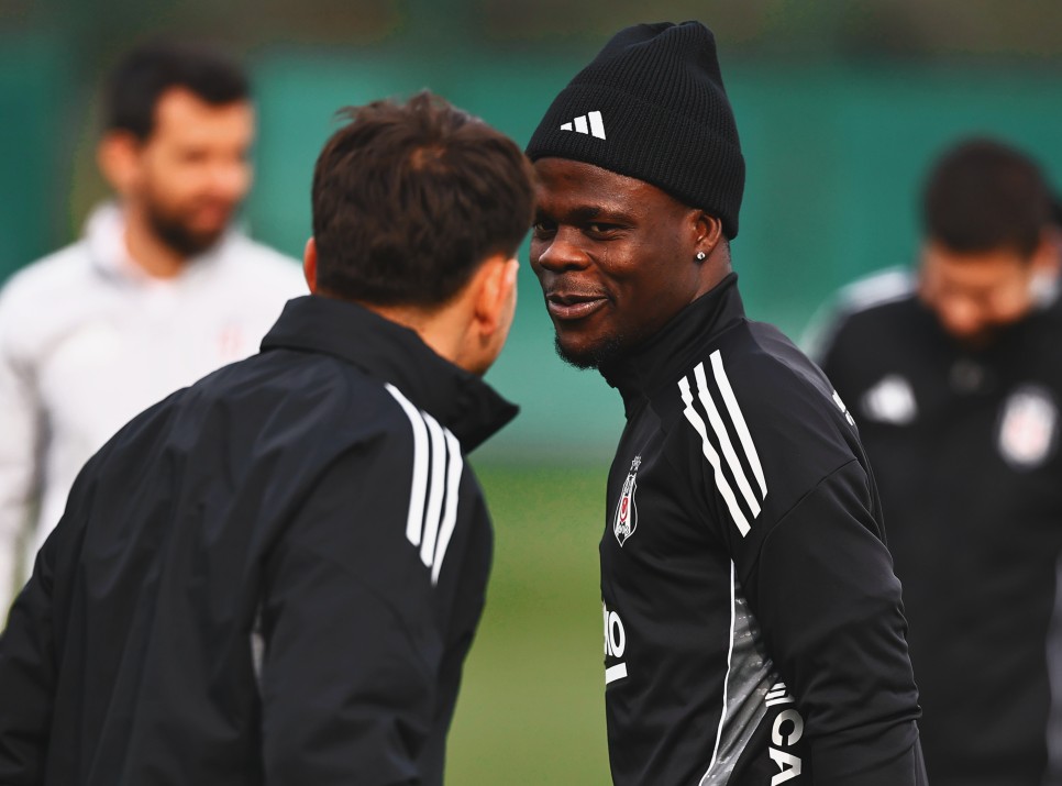 OLAITAN �LK KEZ �DMANDA