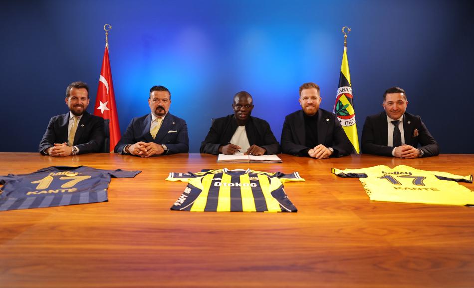 FENERBAH�E'DE MUTLU SON