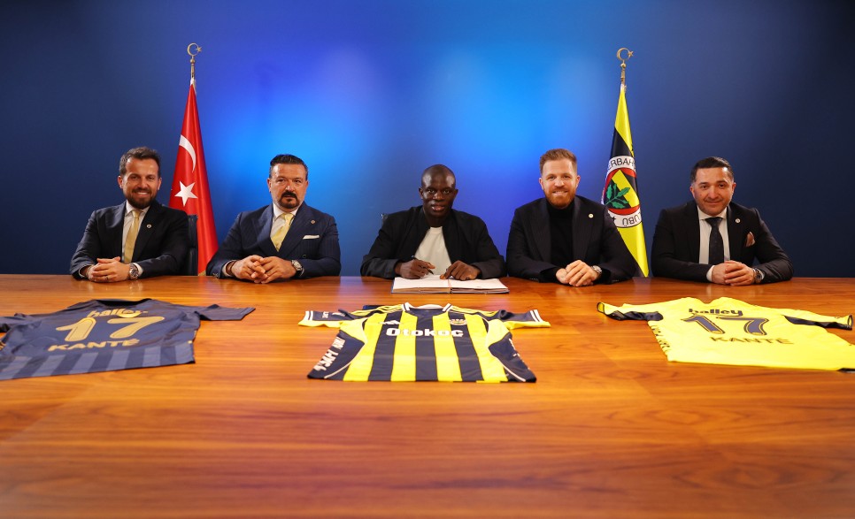 FENERBAH�E'DE MUTLU SON