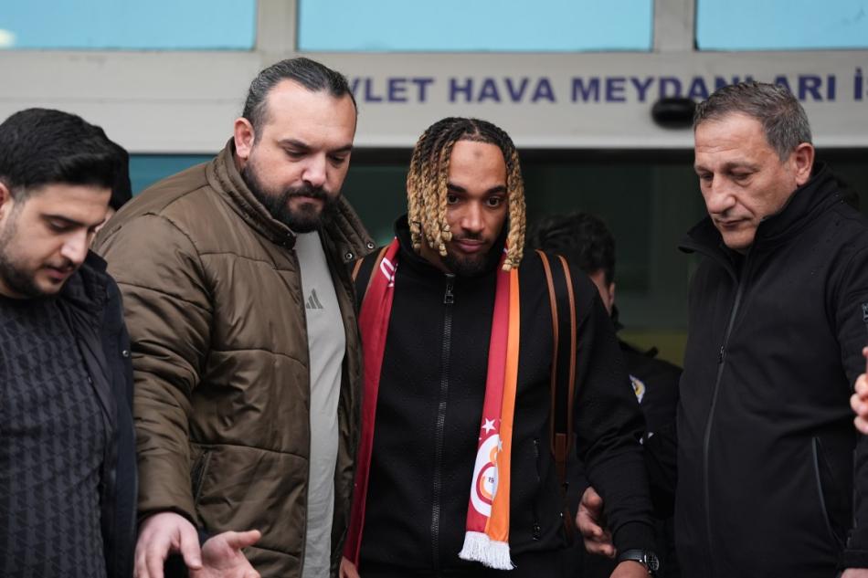 SACHA BOEY & �STANBUL